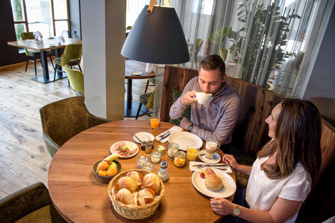 Akzent Hotel Laupheimer Hof Экстерьер фото
