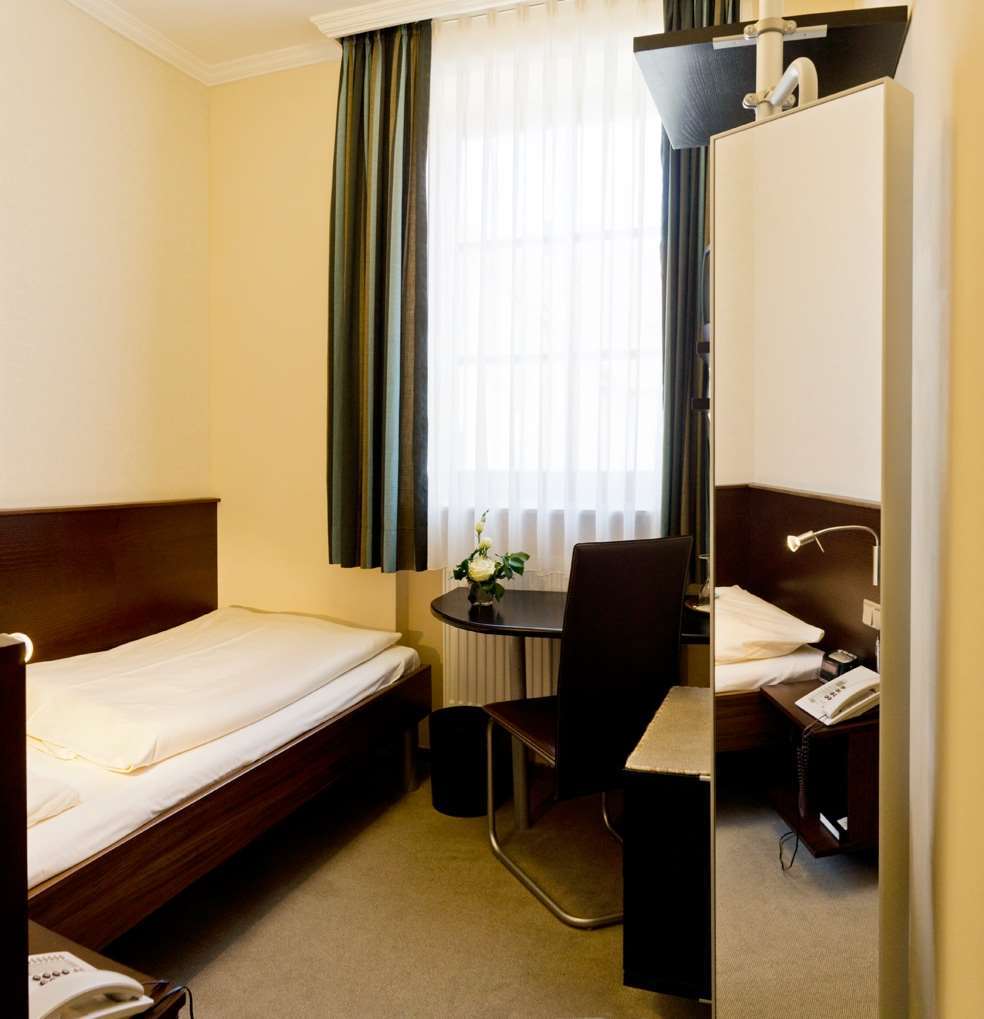 Akzent Hotel Laupheimer Hof Экстерьер фото